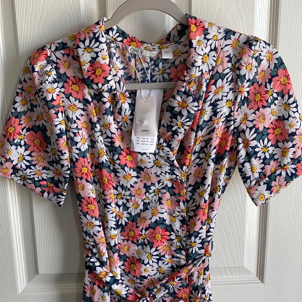 ***SOLD LOCAL****Floral midi dress. Navy, white, pink and peach colors.